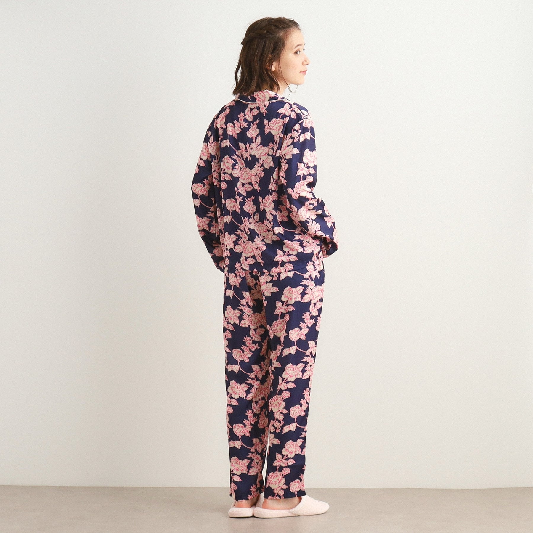 ローラ アシュレイ LAURA ASHLEY 【収納袋付き/サテン】ポリントン ローゼズ柄 携帯パジャマ