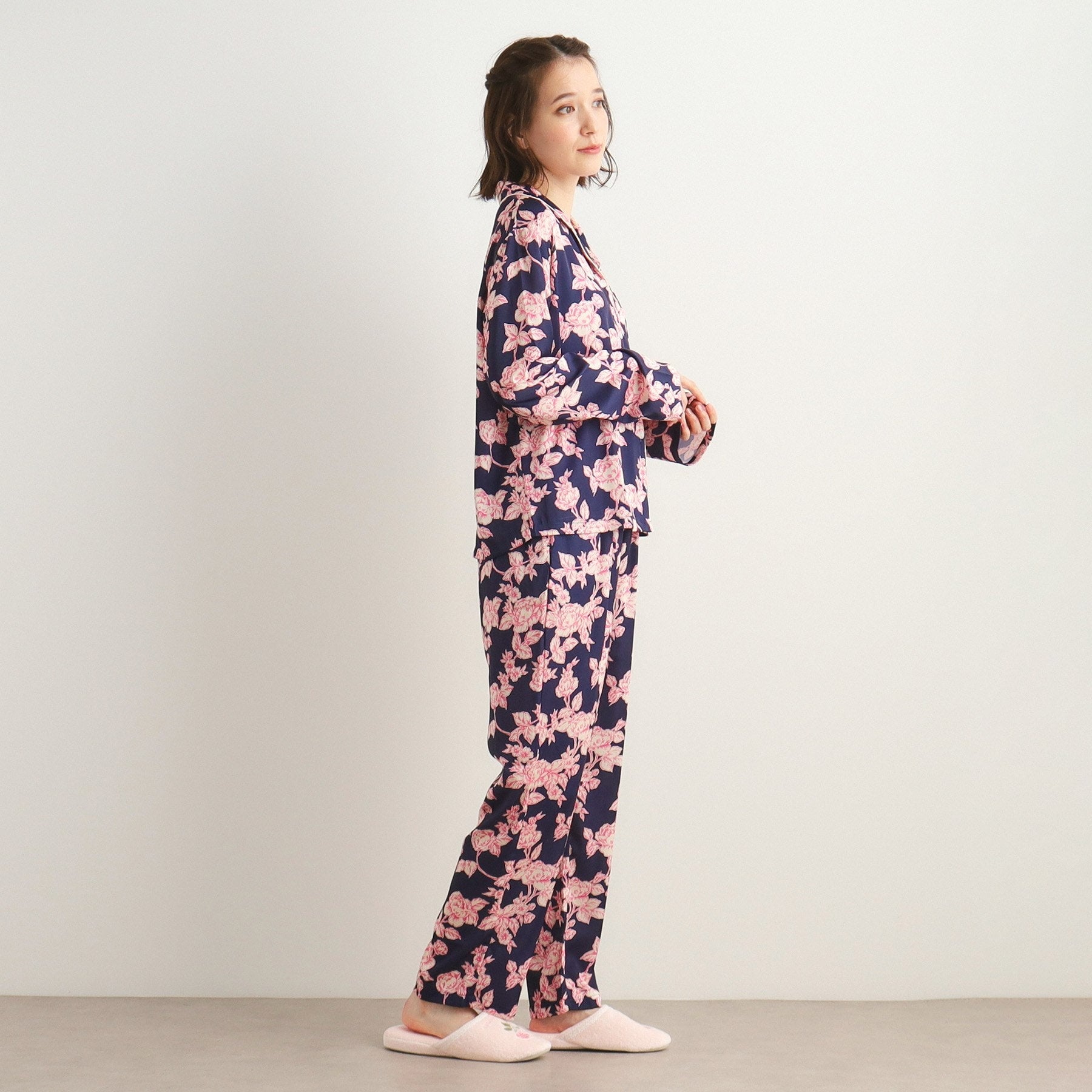 ローラ アシュレイ LAURA ASHLEY 【収納袋付き/サテン】ポリントン ローゼズ柄 携帯パジャマ