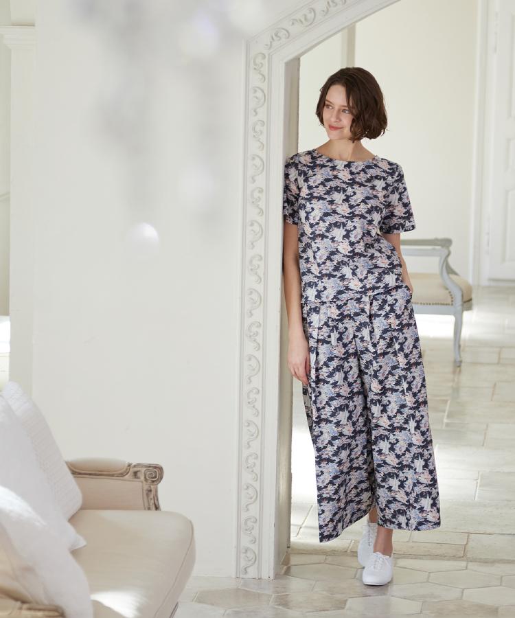 ローラ アシュレイ LAURA ASHLEY 【WEB限定／MーLL3サイズ／コットン100％／上下セット／洗える】リヴィエラ柄 セットアップ （ネイビー(194)） ネイビー(194)