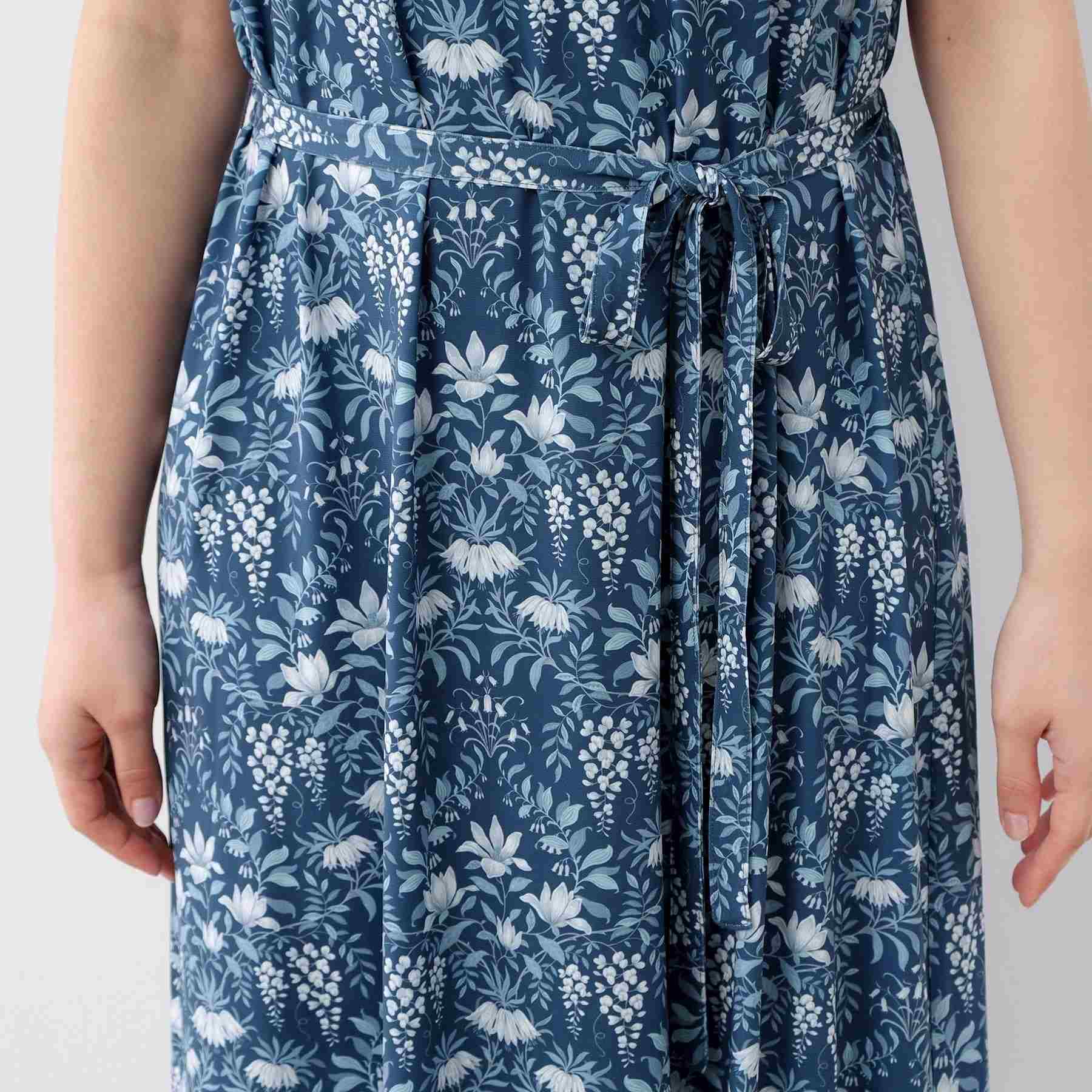 ローラ アシュレイ LAURA ASHLEY 【WEB限定／M～LL3サイズ／ジャージ素材】パルテール柄 ワンピース （ネイビー(196)） ネイビー(196)