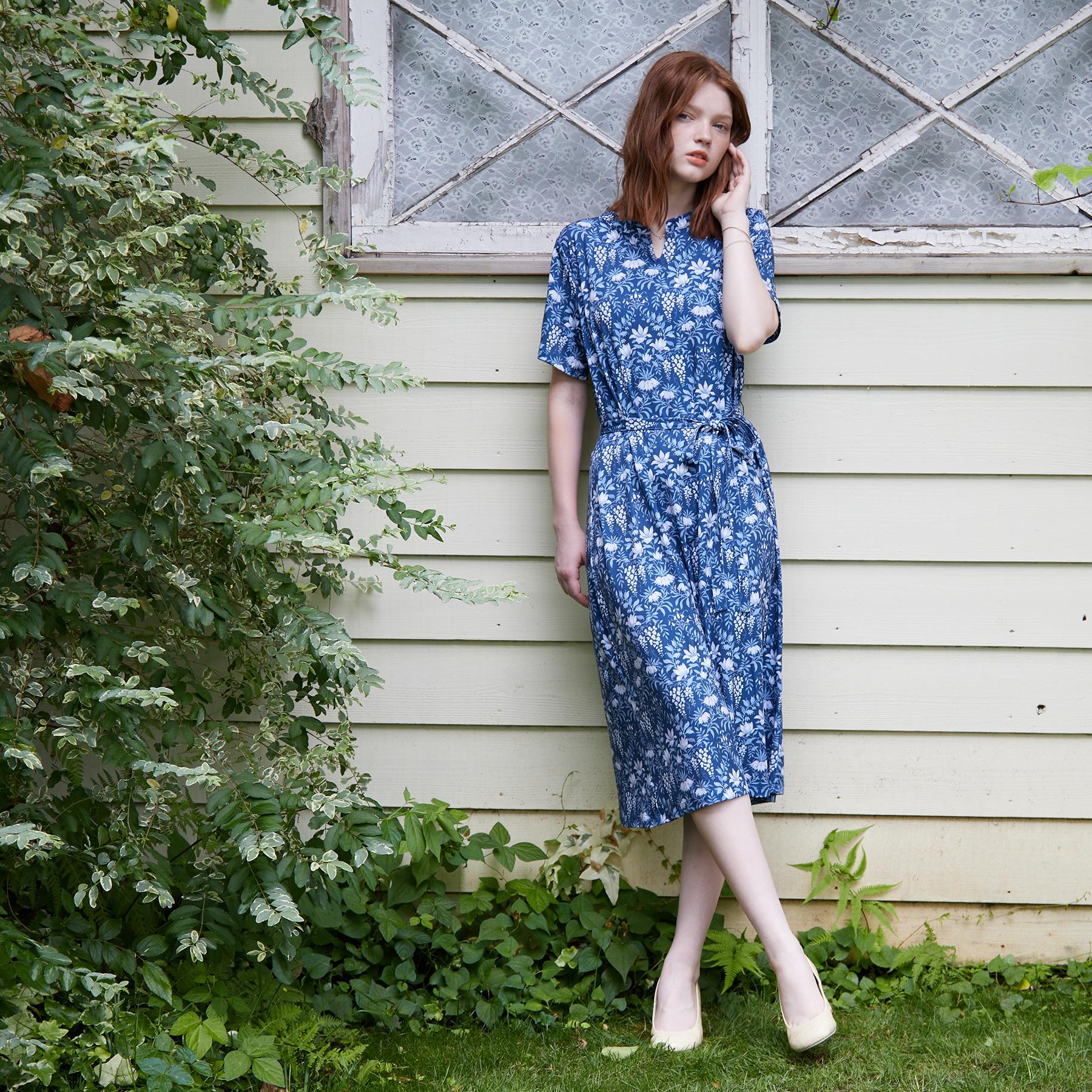ローラ アシュレイ LAURA ASHLEY 【WEB限定／M～LL3サイズ／ジャージ素材】パルテール柄 ワンピース （ネイビー(196)） ネイビー(196)
