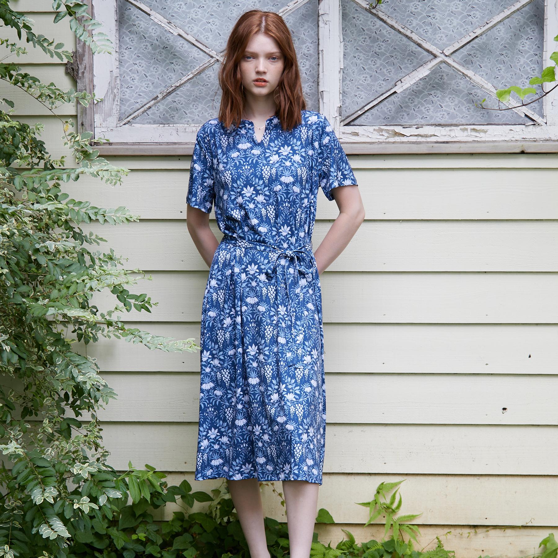 ローラ アシュレイ LAURA ASHLEY 【WEB限定／M～LL3サイズ／ジャージ素材】パルテール柄 ワンピース （ネイビー(196)） ネイビー(196)