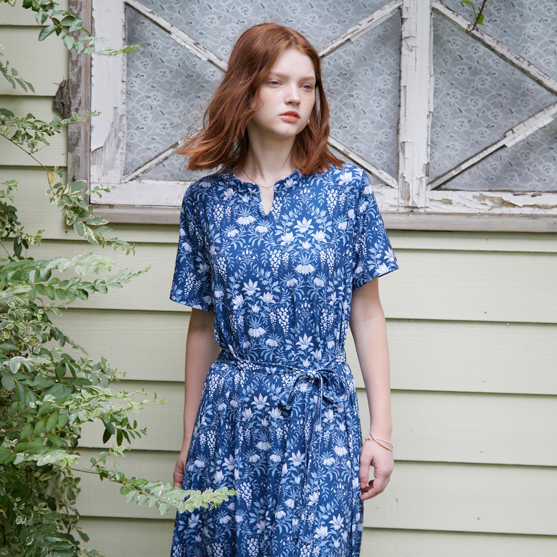 ローラ アシュレイ LAURA ASHLEY 【WEB限定／M～LL3サイズ／ジャージ素材】パルテール柄 ワンピース （ネイビー(196)） ネイビー(196)