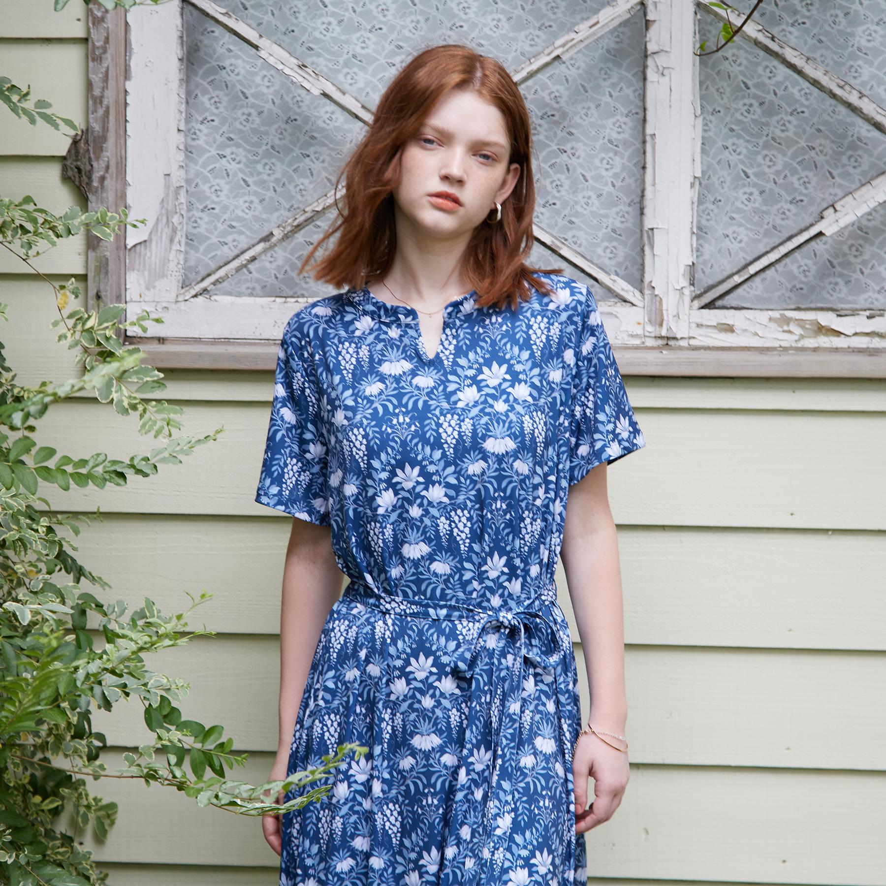 ローラ アシュレイ LAURA ASHLEY 【WEB限定／M～LL3サイズ／ジャージ素材】パルテール柄 ワンピース （ネイビー(196)） ネイビー(196)