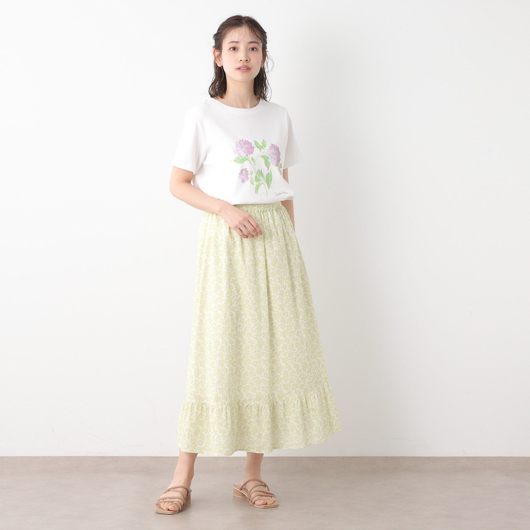 ローラ アシュレイ LAURA ASHLEY 【コットン100％／洗える】ハイドランジア柄Tシャツ （オフホワイト(003)） オフホワイト(003)