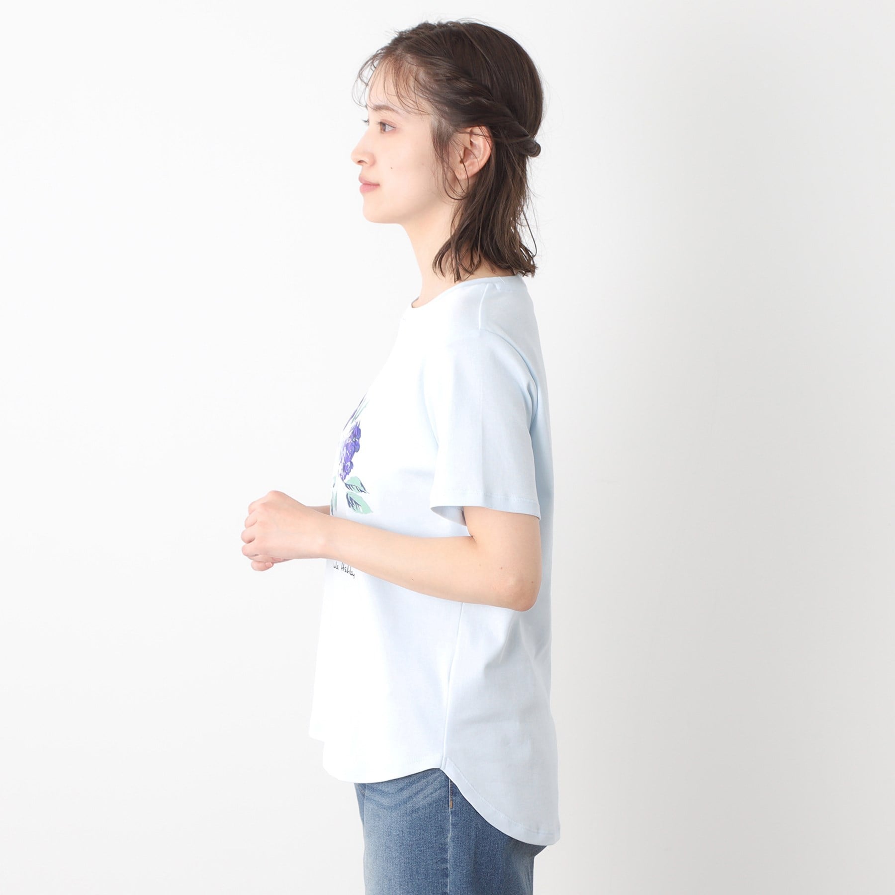 ローラ アシュレイ LAURA ASHLEY 【コットン100％／洗える】ハイドランジア柄Tシャツ （オフホワイト(003)） オフホワイト(003)