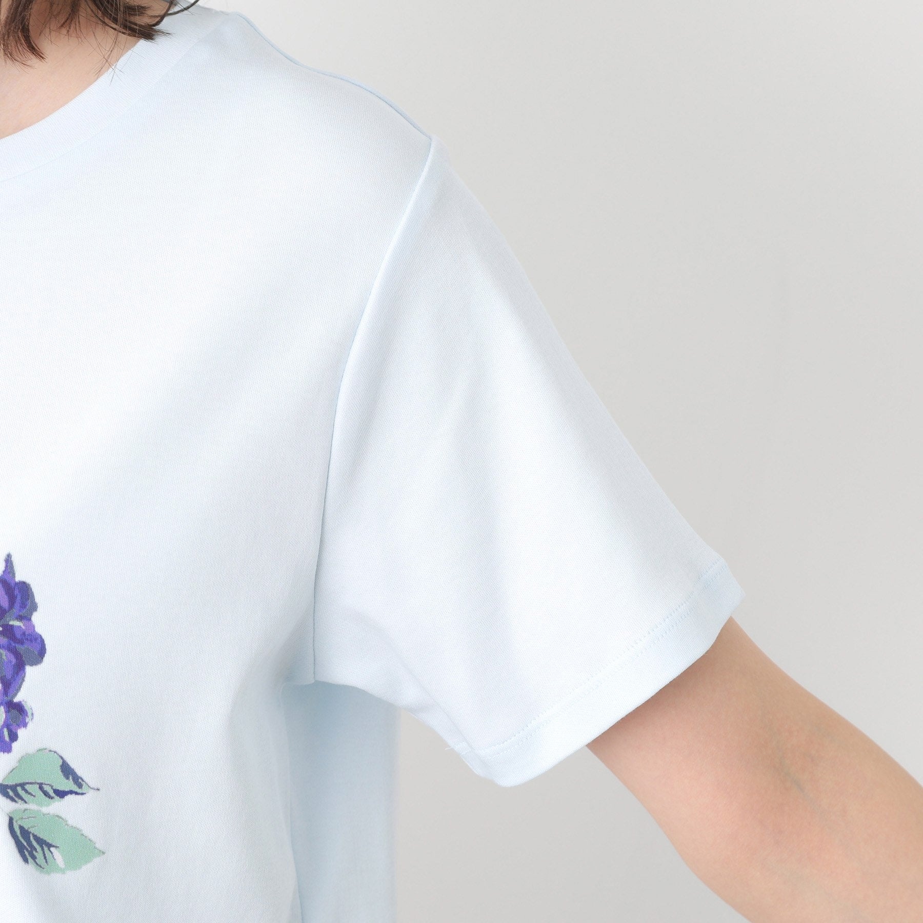 ローラ アシュレイ LAURA ASHLEY 【コットン100％／洗える】ハイドランジア柄Tシャツ （オフホワイト(003)） オフホワイト(003)