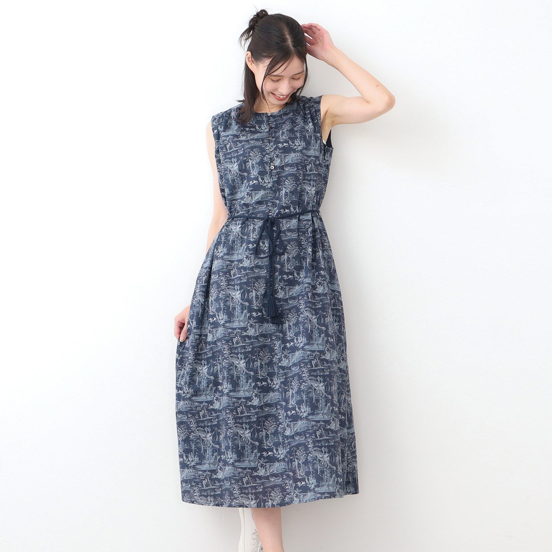 ローラ アシュレイ LAURA ASHLEY 【コットン100％／同柄アイテムあり】ブレイスミス トワル柄 ワンピース （ネイビー(194)） ネイビー(194)