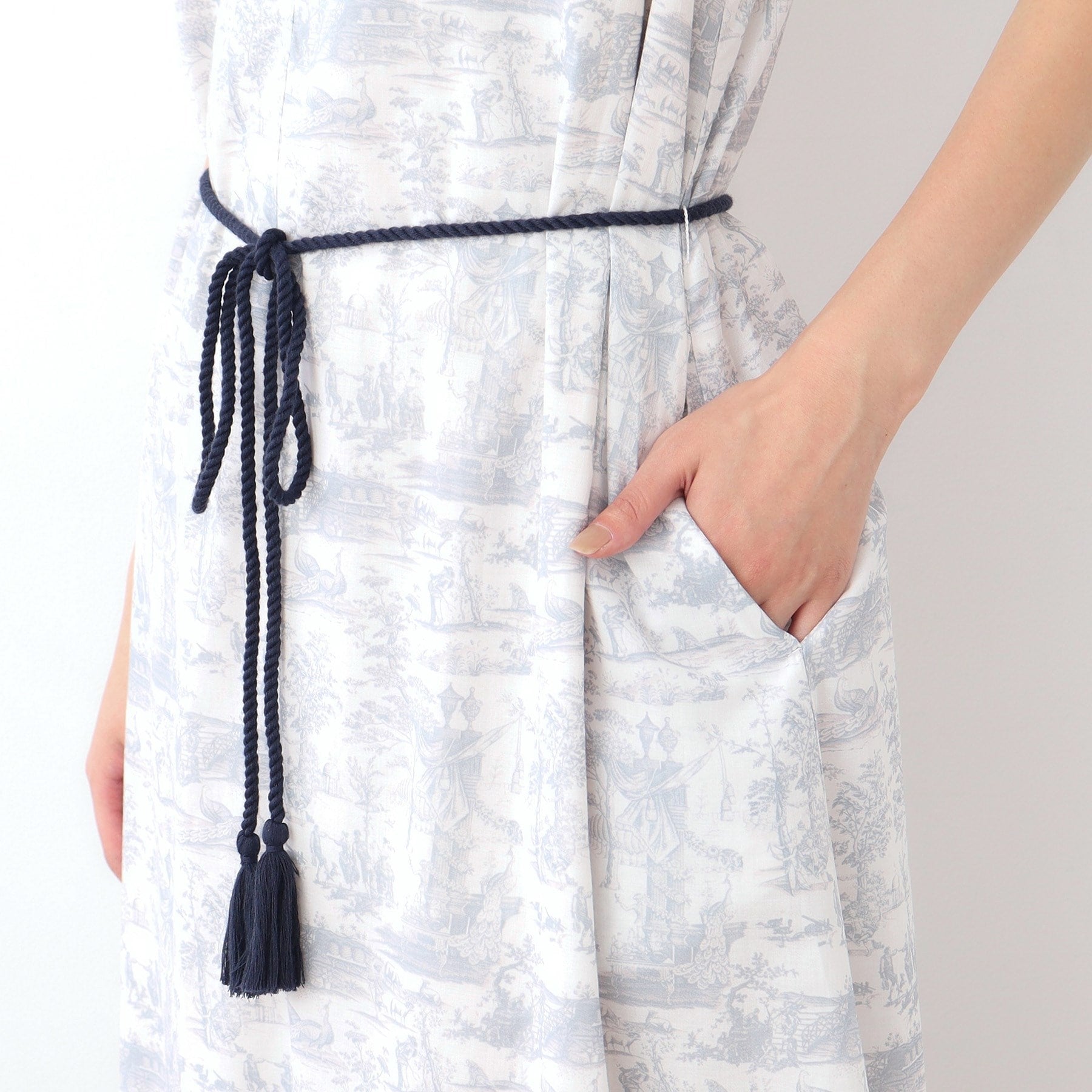 ローラ アシュレイ LAURA ASHLEY 【コットン100％／同柄アイテムあり】ブレイスミス トワル柄 ワンピース （ネイビー(194)） ネイビー(194)
