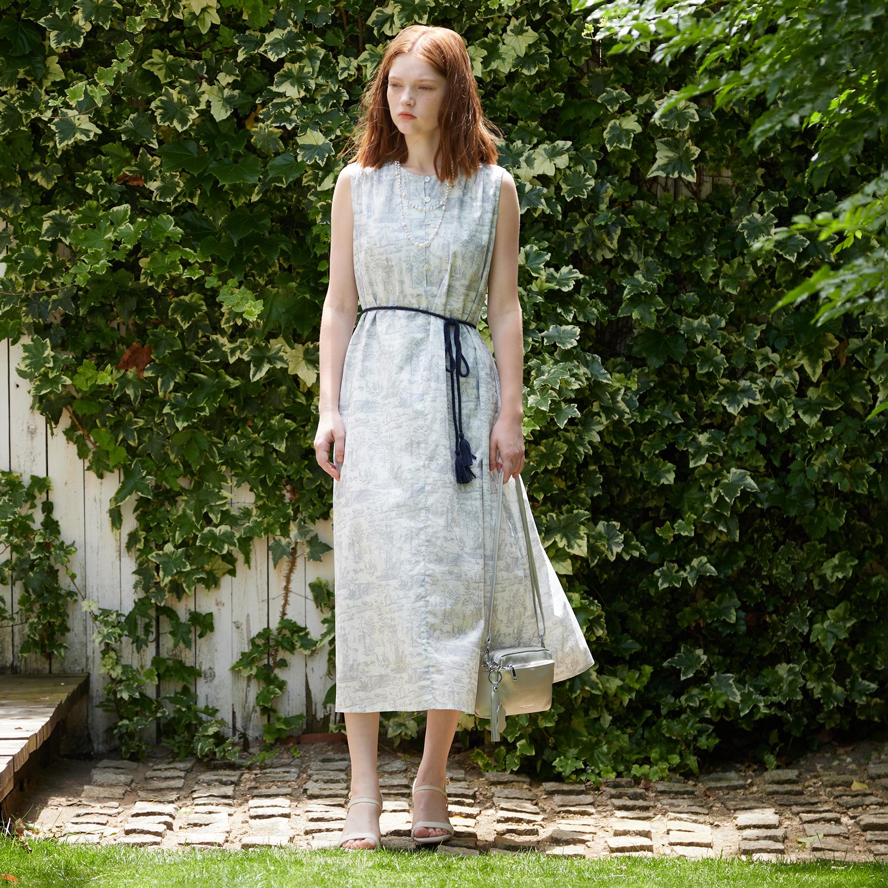 ローラ アシュレイ LAURA ASHLEY 【コットン100％／同柄アイテムあり】ブレイスミス トワル柄 ワンピース （ネイビー(194)） ネイビー(194)
