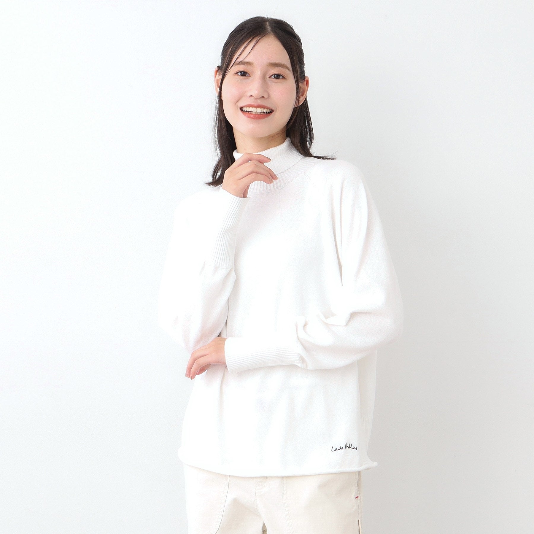 ローラ アシュレイ LAURA ASHLEY 【日本製】コンパクトヤーン ハイネックプルオーバー （アイボリー(004)） アイボリー(004)