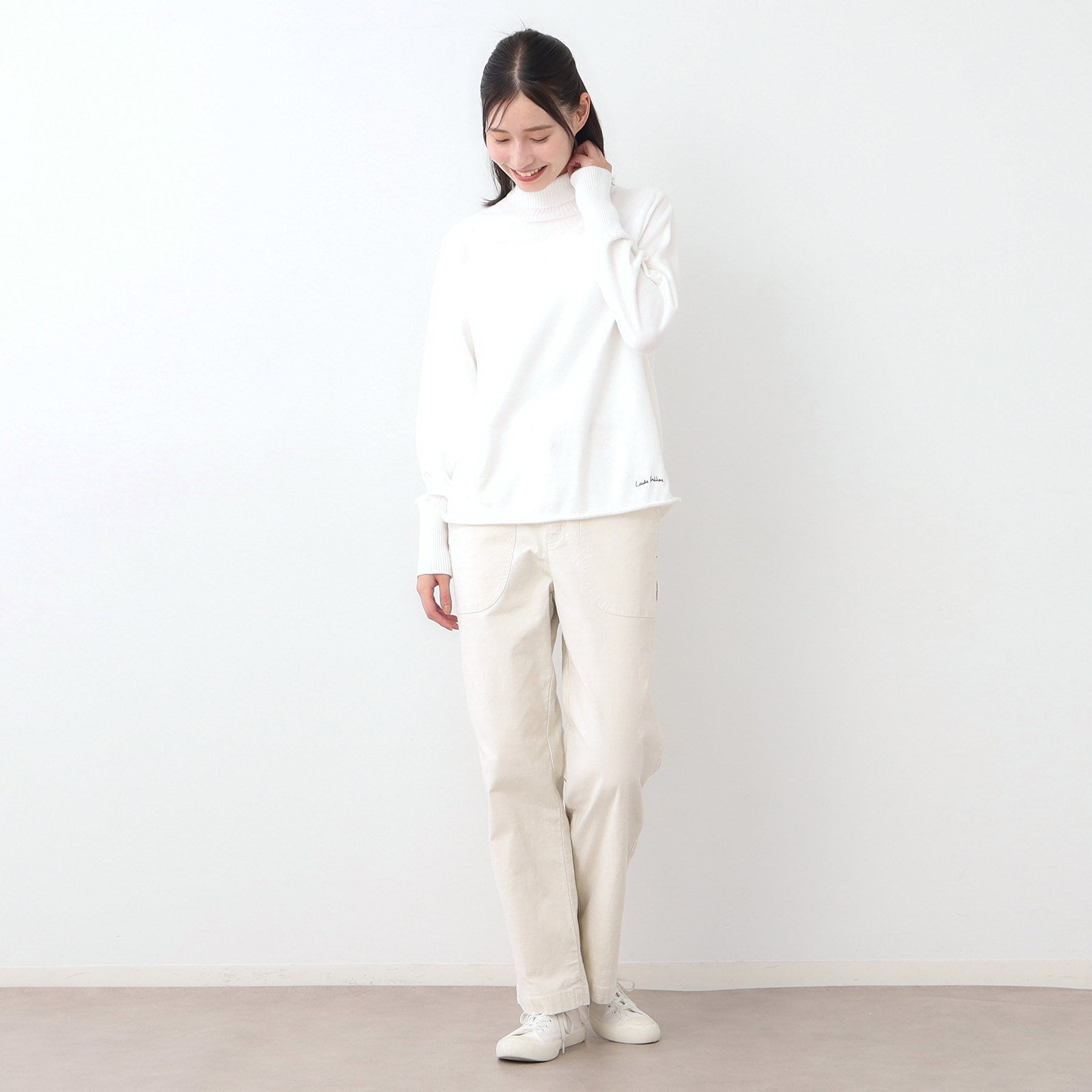 ローラ アシュレイ LAURA ASHLEY 【日本製】コンパクトヤーン ハイネックプルオーバー （アイボリー(004)） アイボリー(004)