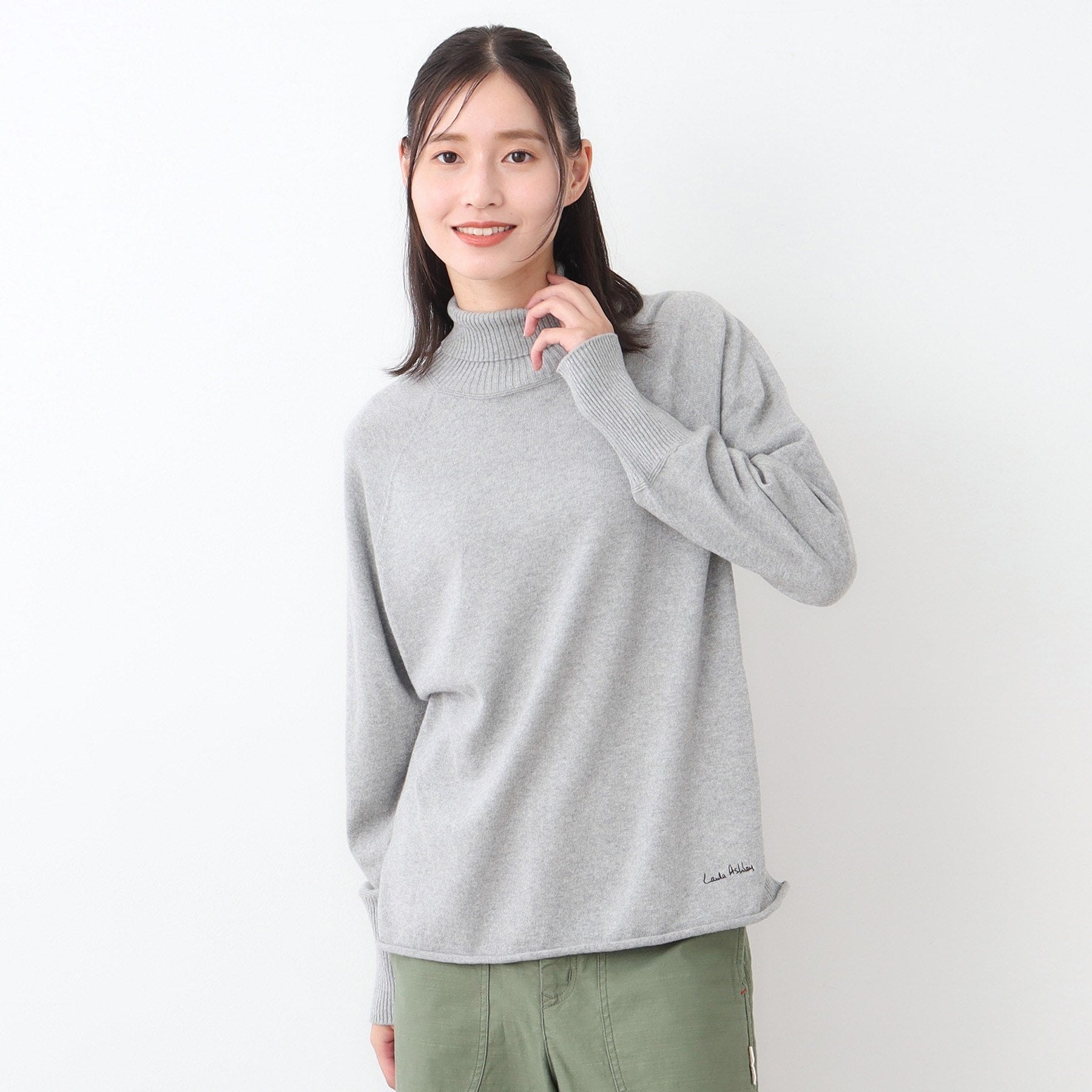 ローラ アシュレイ LAURA ASHLEY 【日本製】コンパクトヤーン ハイネックプルオーバー （アイボリー(004)） アイボリー(004)
