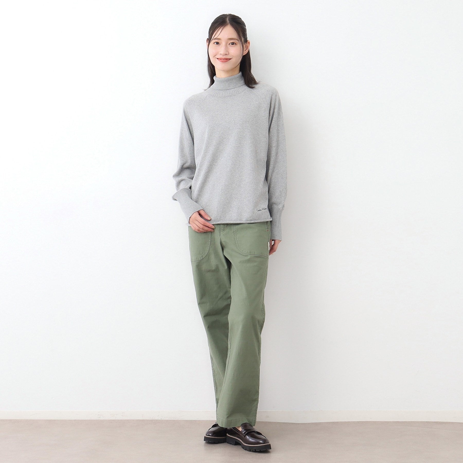 ローラ アシュレイ LAURA ASHLEY 【日本製】コンパクトヤーン ハイネックプルオーバー （アイボリー(004)） アイボリー(004)