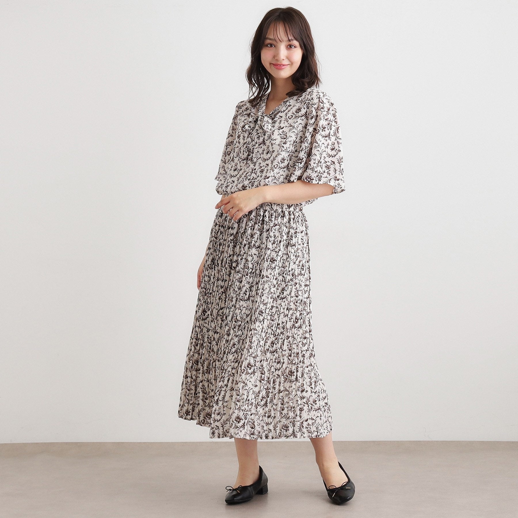 ローラ アシュレイ LAURA ASHLEY 【ボウタイ／同柄アイテムあり】アイロンワーク スクロール柄ブラウス （アイボリー(104)） アイボリー(104)