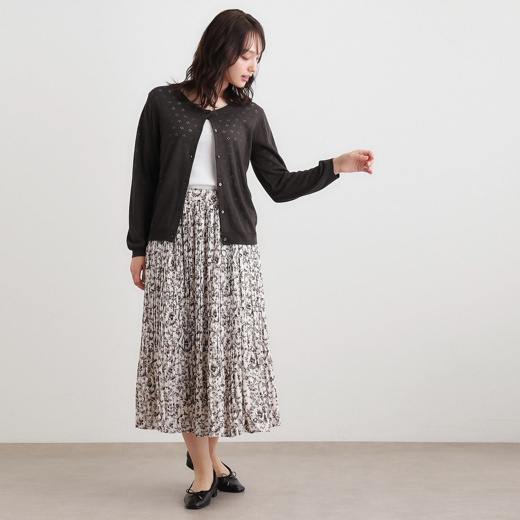 ローラ アシュレイ LAURA ASHLEY 【人気デザイン！アイレット入り】カーディガン （ライトグレー(010)） ライトグレー(010)