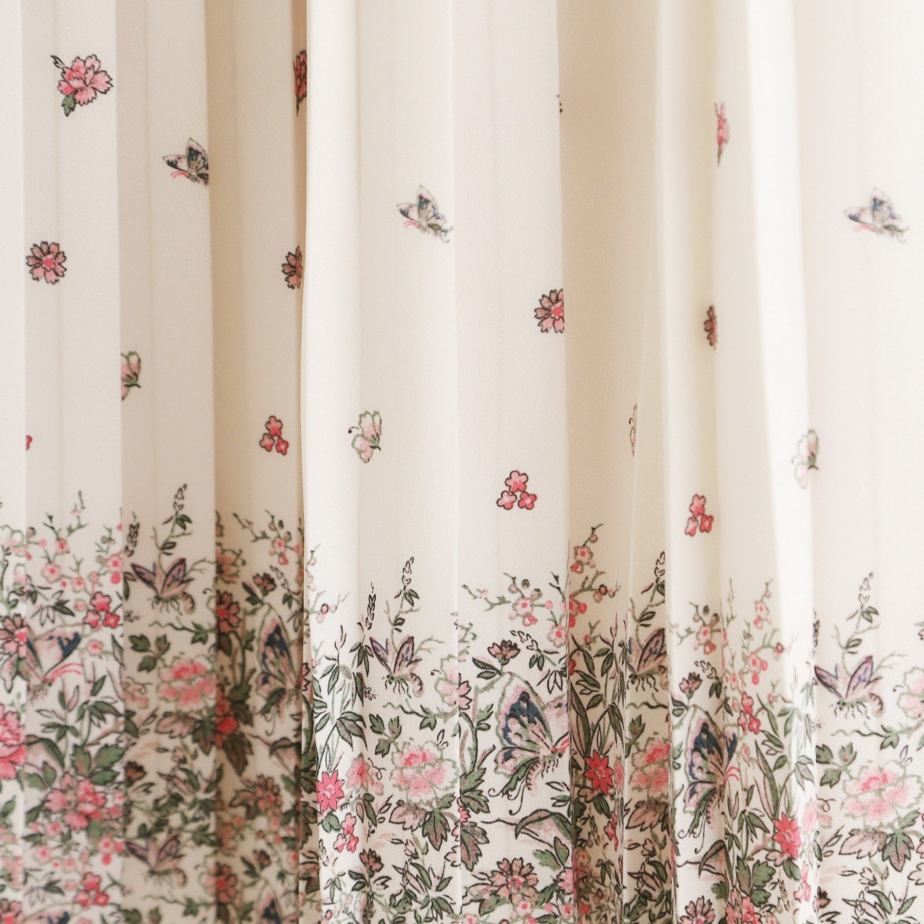 ローラ アシュレイ LAURA ASHLEY 【洗える／同柄アイテムあり】ライリー バタフライズ柄 プリーツスカート （ネイビー(194)） ネイビー(194)