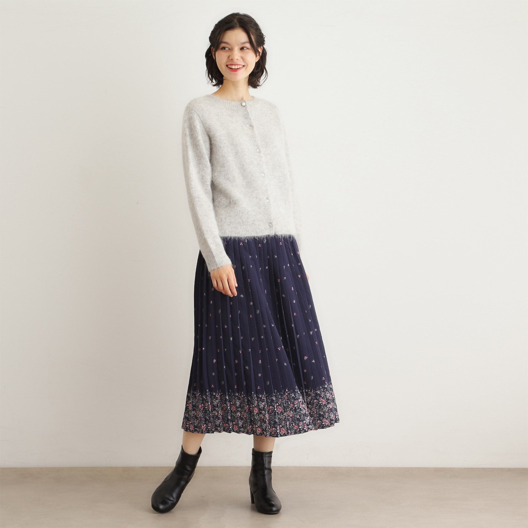 ローラ アシュレイ LAURA ASHLEY 【洗える／同柄アイテムあり】ライリー バタフライズ柄 プリーツスカート （ネイビー(194)） ネイビー(194)