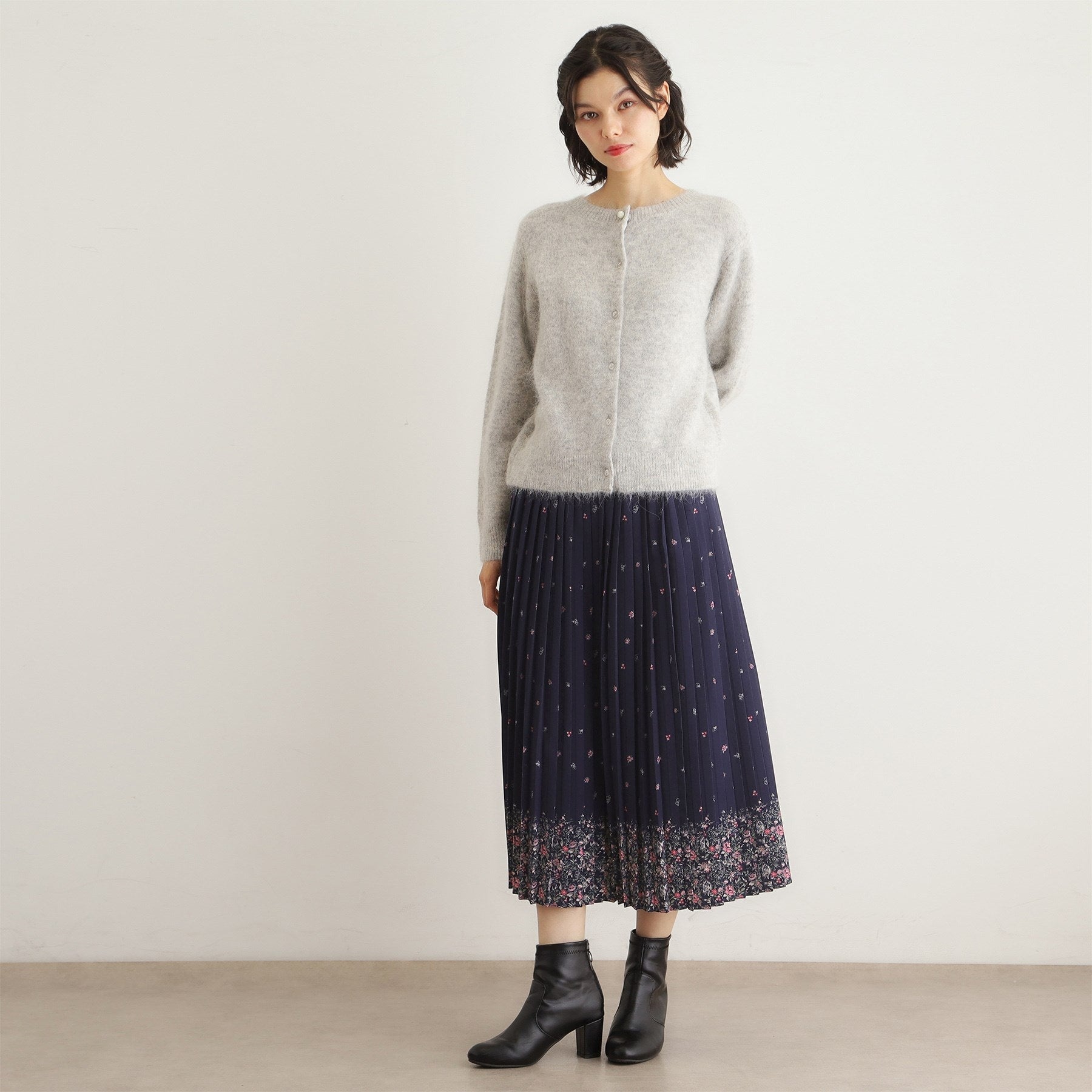 ローラ アシュレイ LAURA ASHLEY 【洗える／同柄アイテムあり】ライリー バタフライズ柄 プリーツスカート （ネイビー(194)） ネイビー(194)