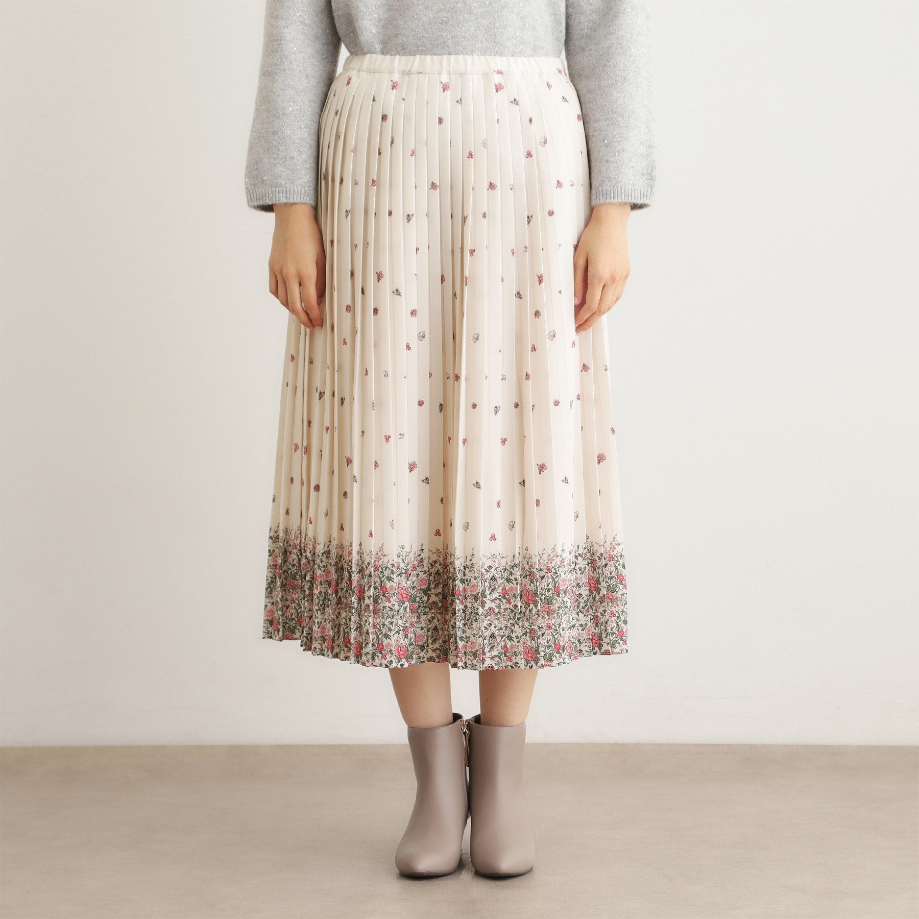 ローラ アシュレイ LAURA ASHLEY 【洗える／同柄アイテムあり】ライリー バタフライズ柄 プリーツスカート （ネイビー(194)） ネイビー(194)