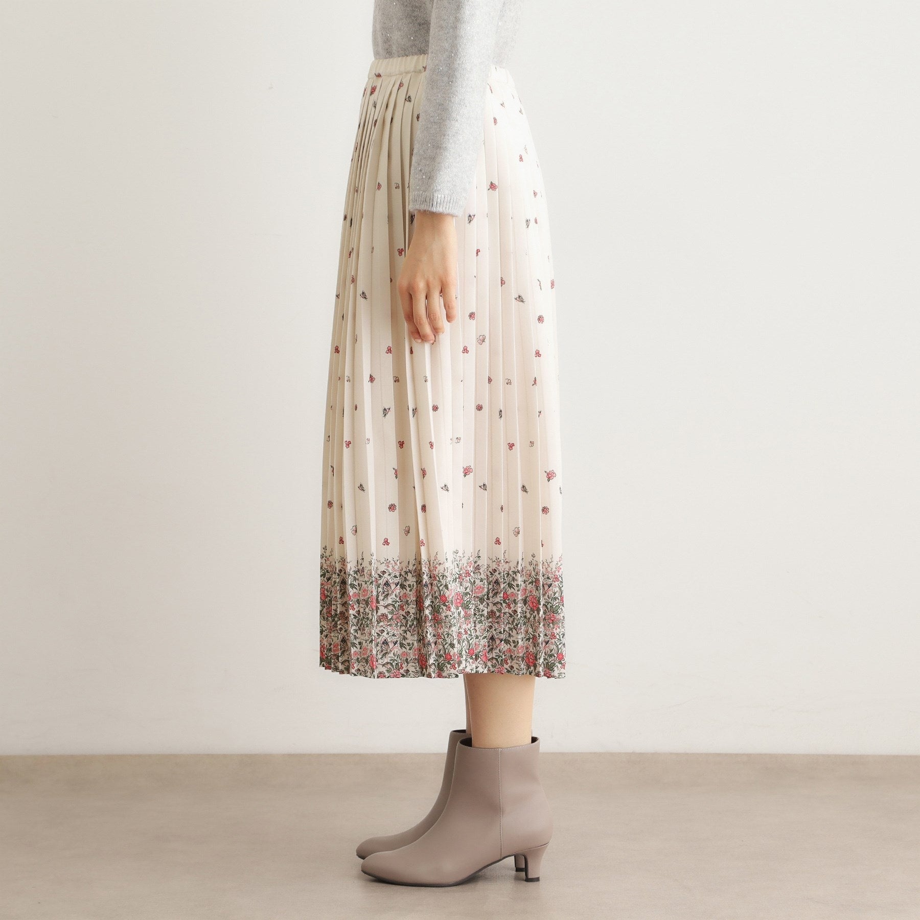 ローラ アシュレイ LAURA ASHLEY 【洗える／同柄アイテムあり】ライリー バタフライズ柄 プリーツスカート （ネイビー(194)） ネイビー(194)