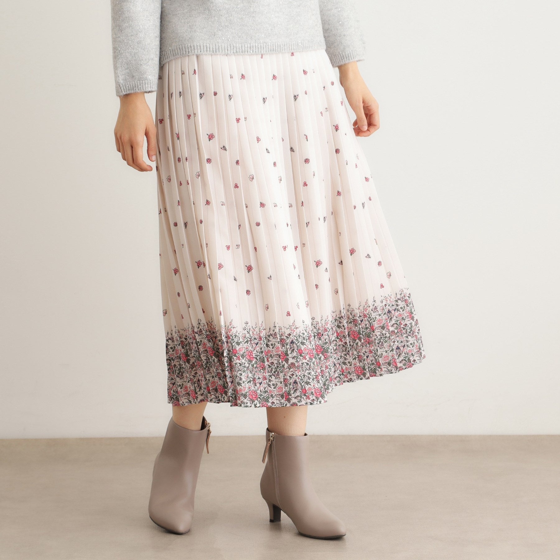 ローラ アシュレイ LAURA ASHLEY 【洗える／同柄アイテムあり】ライリー バタフライズ柄 プリーツスカート （ネイビー(194)） ネイビー(194)