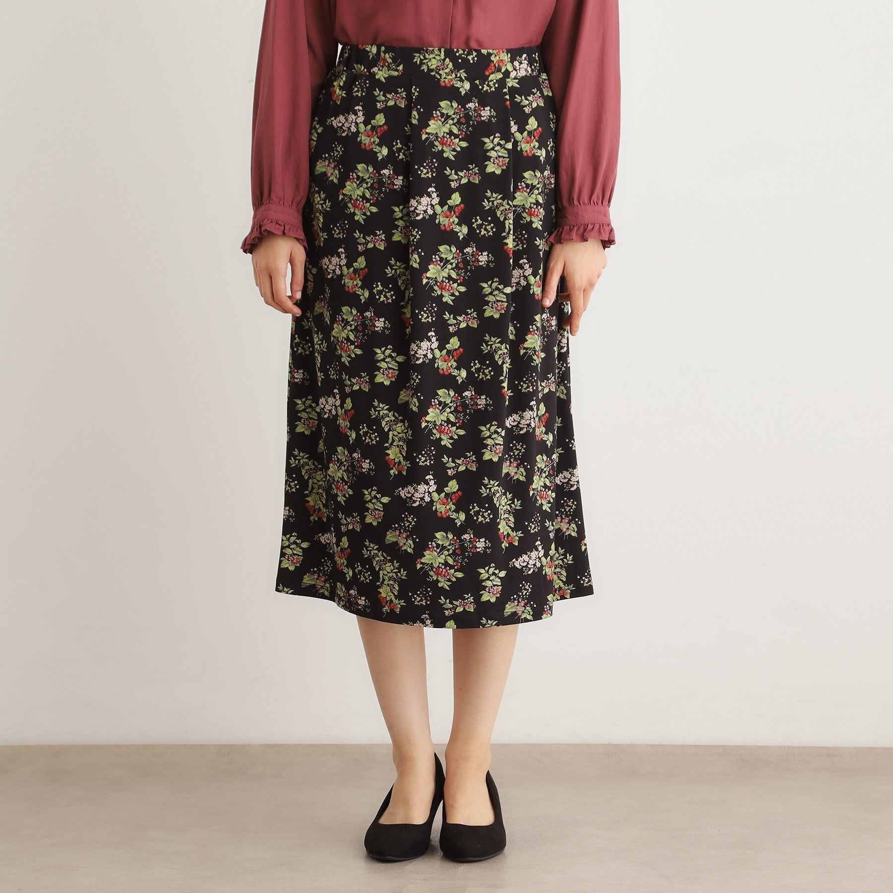 ローラ アシュレイ LAURA ASHLEY 【洗える／ジャージ素材／同柄アイテムあり】ベリーズ スペースド柄スカート （ブラック(119)） ブラック(119)