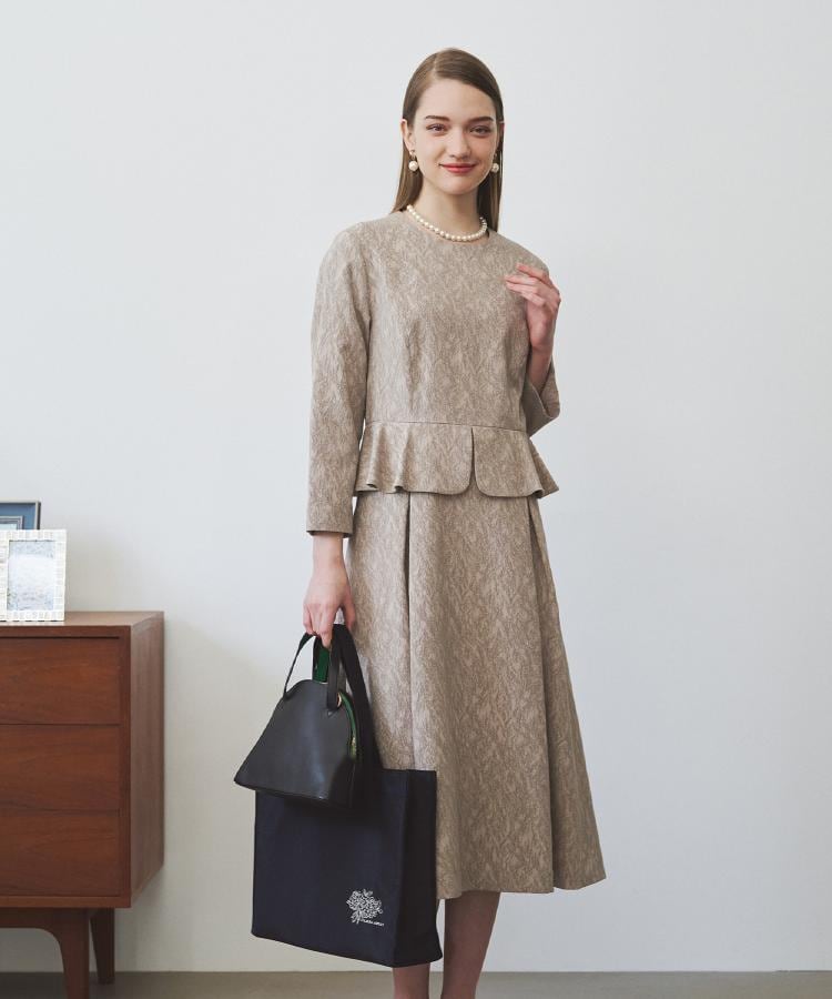 ローラ アシュレイ LAURA ASHLEY ペプラム風ジャカードワンピース （ベージュ(052)） ベージュ(052)