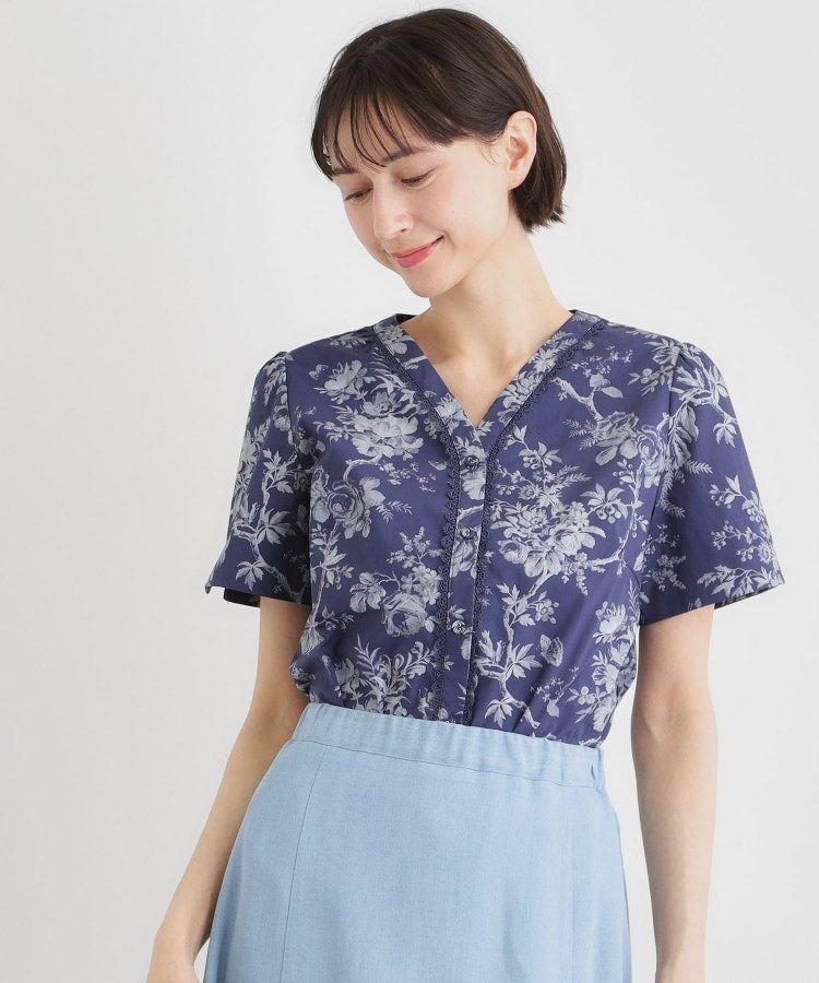 ローラ アシュレイ LAURA ASHLEY 【洗える／コットン100％／3colors／同柄アイテムあり】ウォールド ガーデン柄ブラウス （グリーン(123)） グリーン(123)