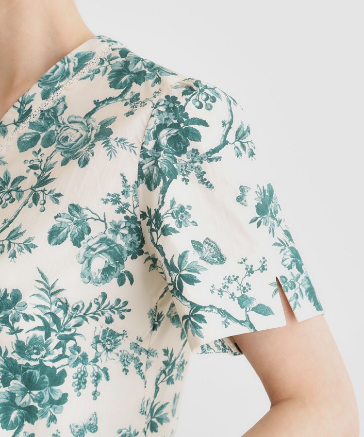 ローラ アシュレイ LAURA ASHLEY 【洗える／コットン100％／3colors／同柄アイテムあり】ウォールド ガーデン柄ブラウス （グリーン(123)） グリーン(123)
