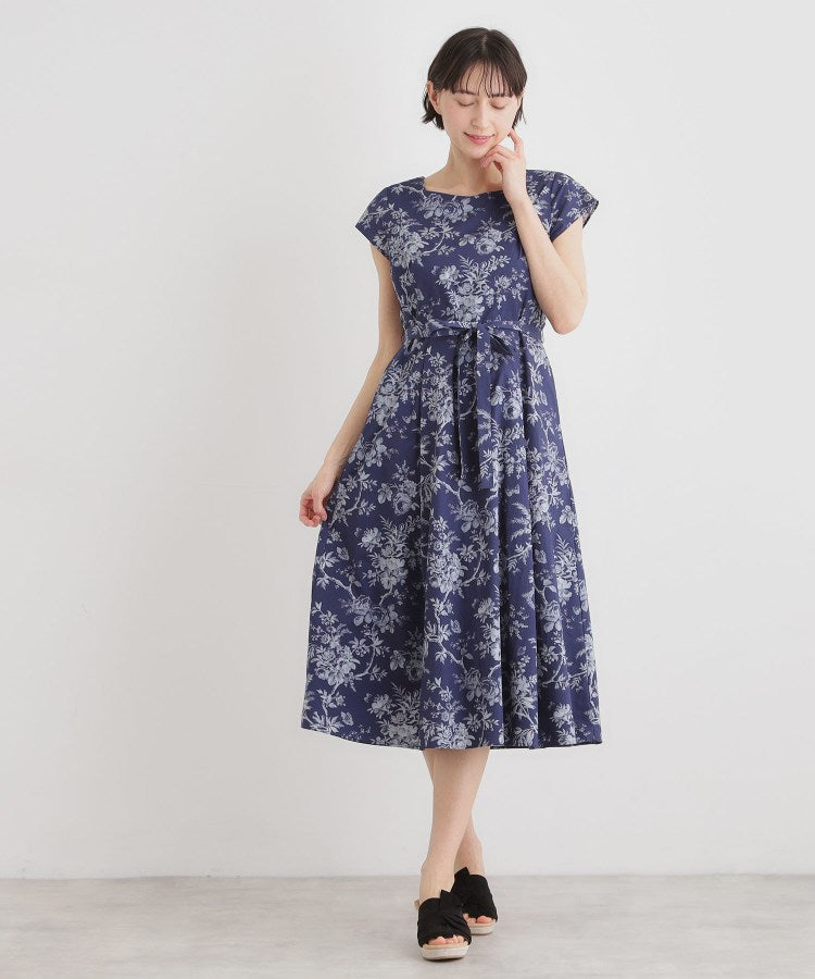 ローラ アシュレイ LAURA ASHLEY 【洗える／コットン100％／3colors／同柄アイテムあり】ウォールド ガーデン柄ワンピース （ネイビー(194)） ネイビー(194)
