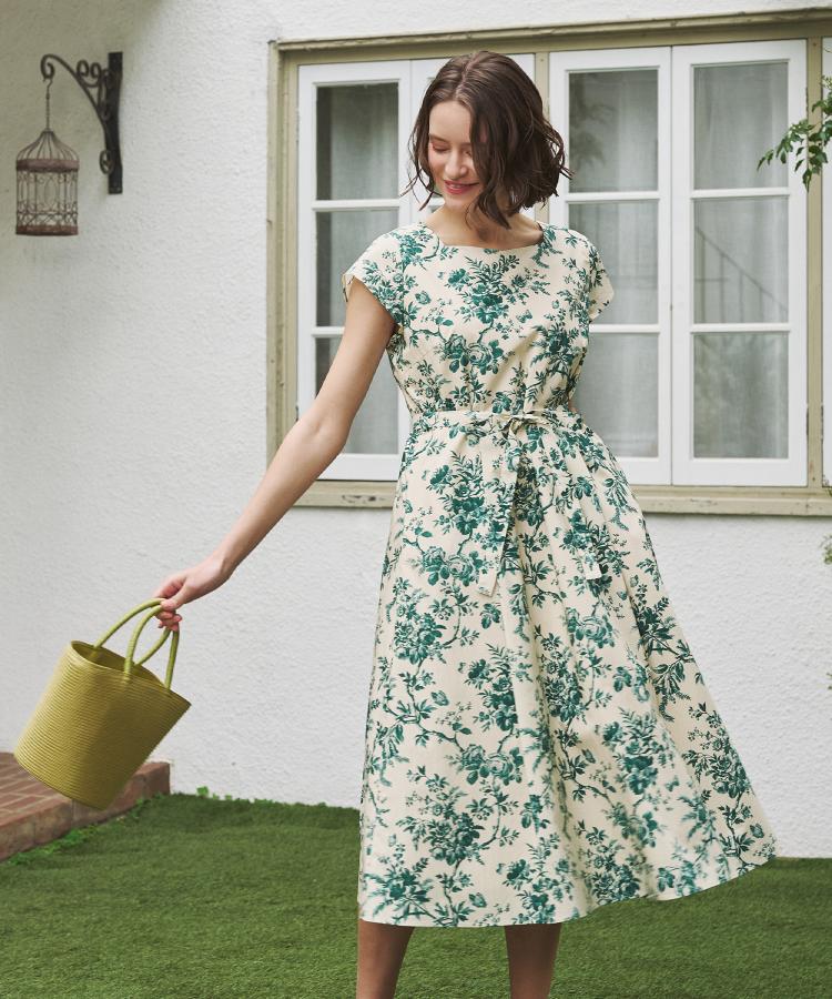 ローラ アシュレイ LAURA ASHLEY 【洗える／コットン100％／3colors／同柄アイテムあり】ウォールド ガーデン柄ワンピース （ネイビー(194)） ネイビー(194)
