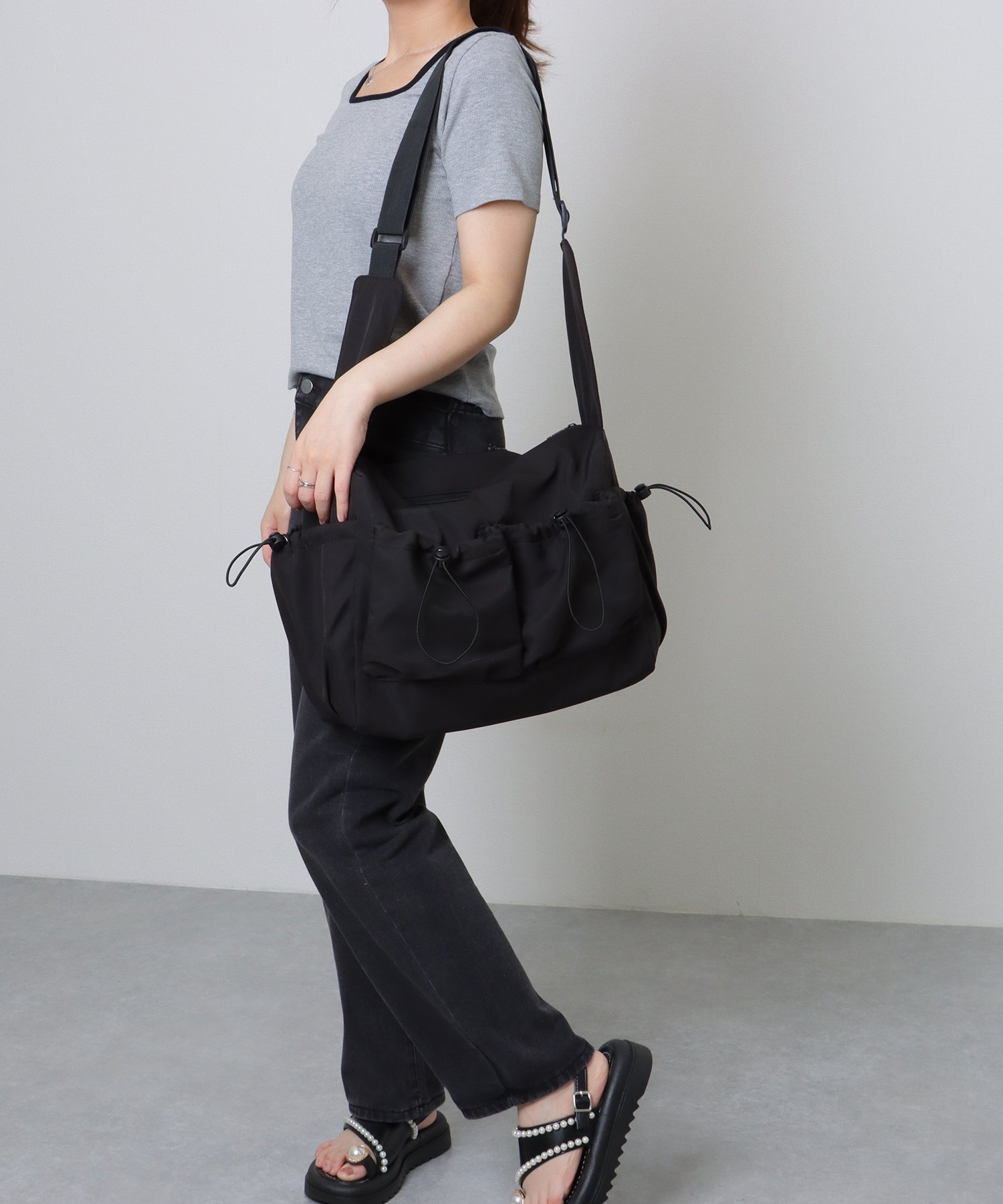 レースレディース Lace Ladies ソリッドカラー ドローコード付き 多ポケット ショルダーバッグ （ホワイト） ホワイト