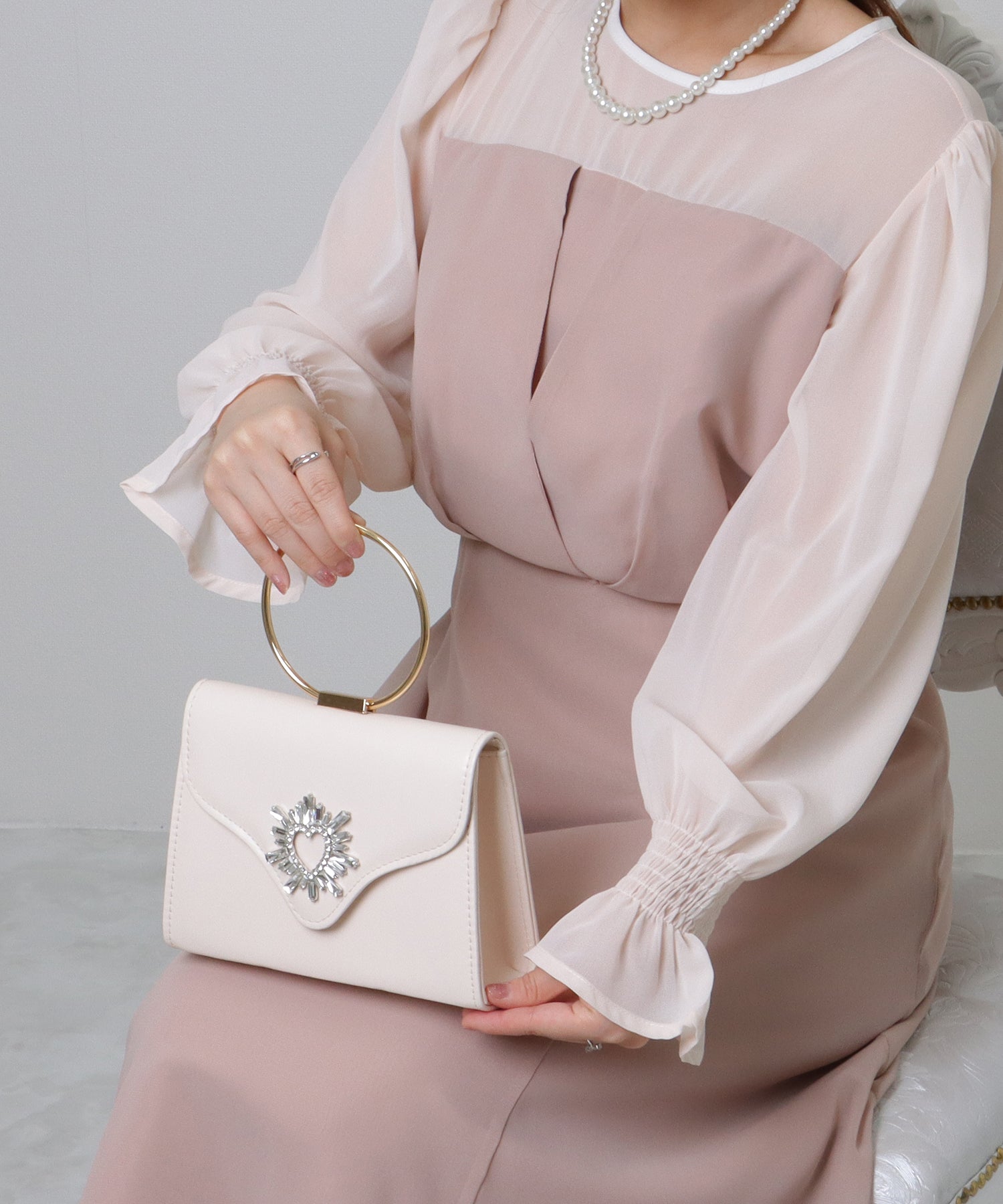 レースレディース Lace Ladies ハート ビジュー付き リング ハンドル コンパクト ハンドバッグ （ブラック） ブラック
