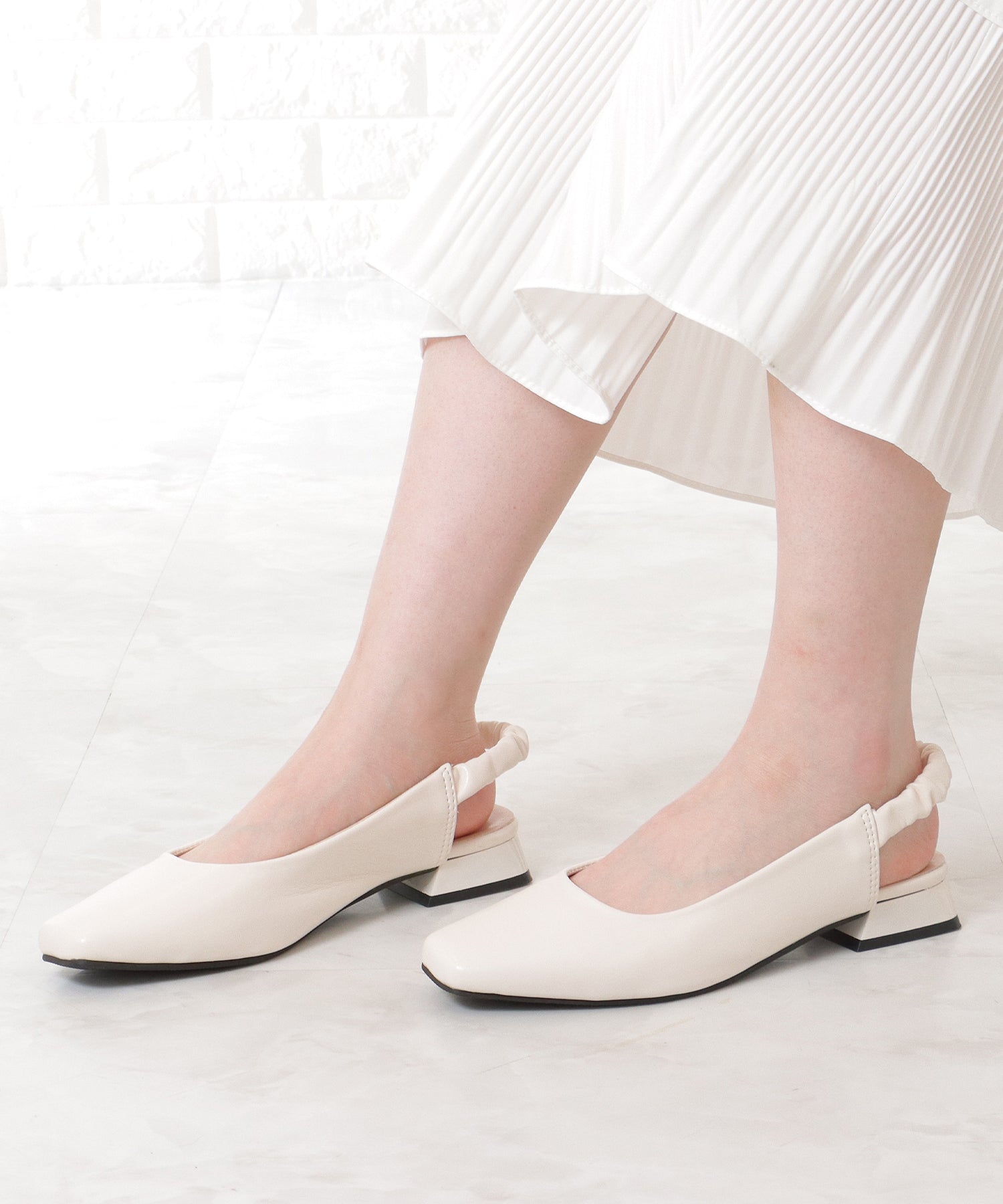 レースレディース Lace Ladies レザー調 スクエアトゥ バックオープン ストラップ パンプス （ブラック） ブラック