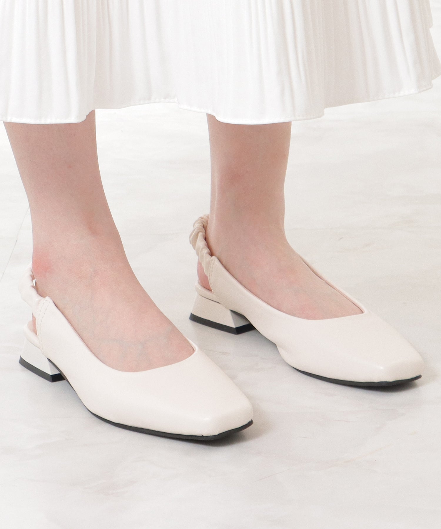 レースレディース Lace Ladies レザー調 スクエアトゥ バックオープン ストラップ パンプス （ブラック） ブラック