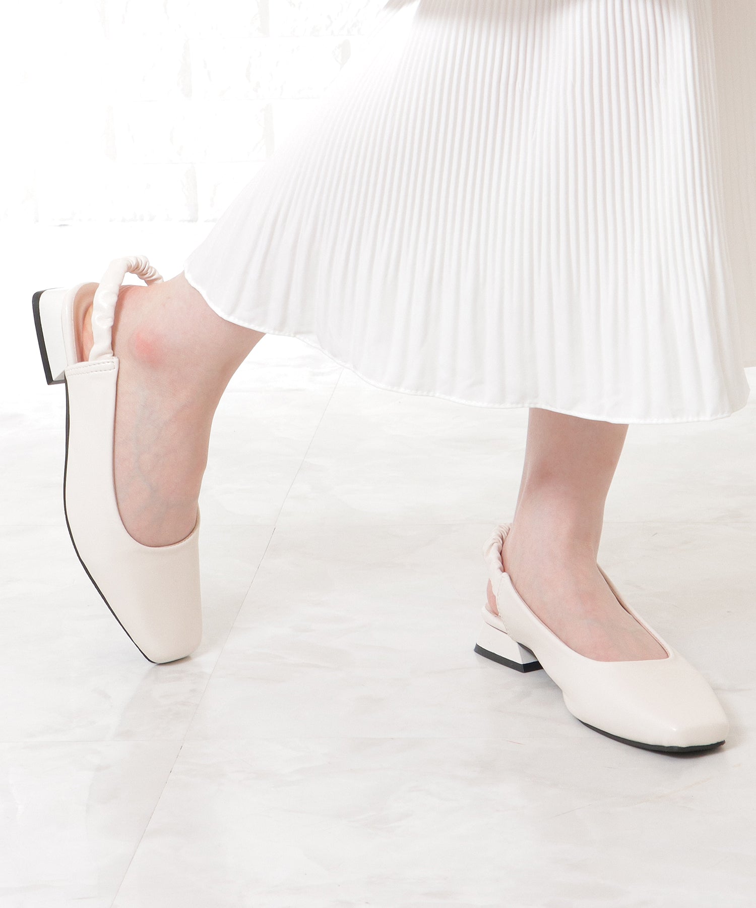 レースレディース Lace Ladies レザー調 スクエアトゥ バックオープン ストラップ パンプス （ブラック） ブラック