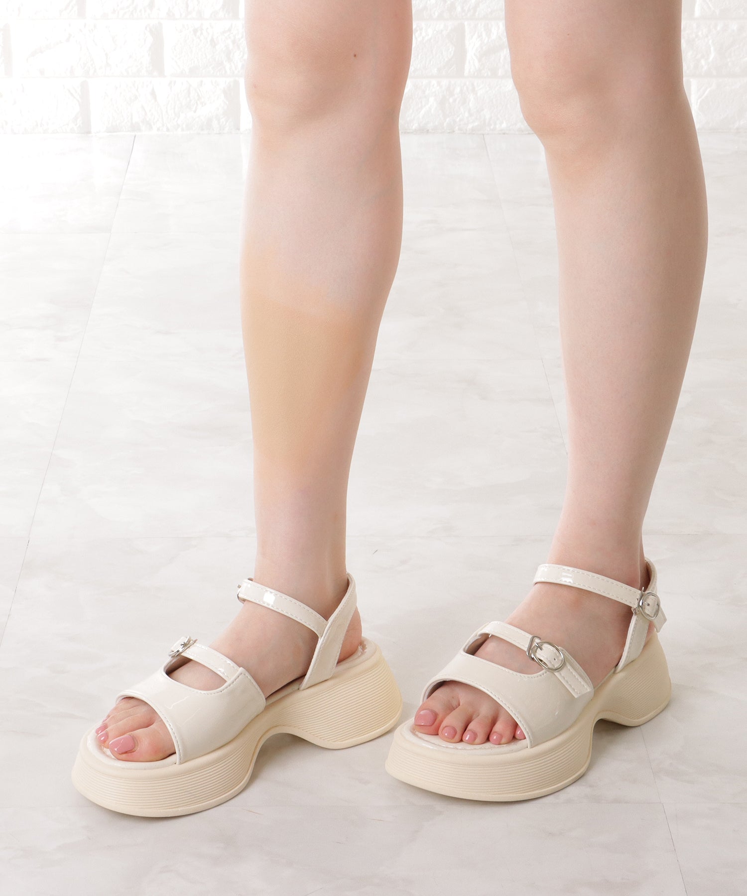 レースレディース Lace Ladies ソリッドカラー オープントゥ 厚底 ストラップ サンダル （ブラック） ブラック