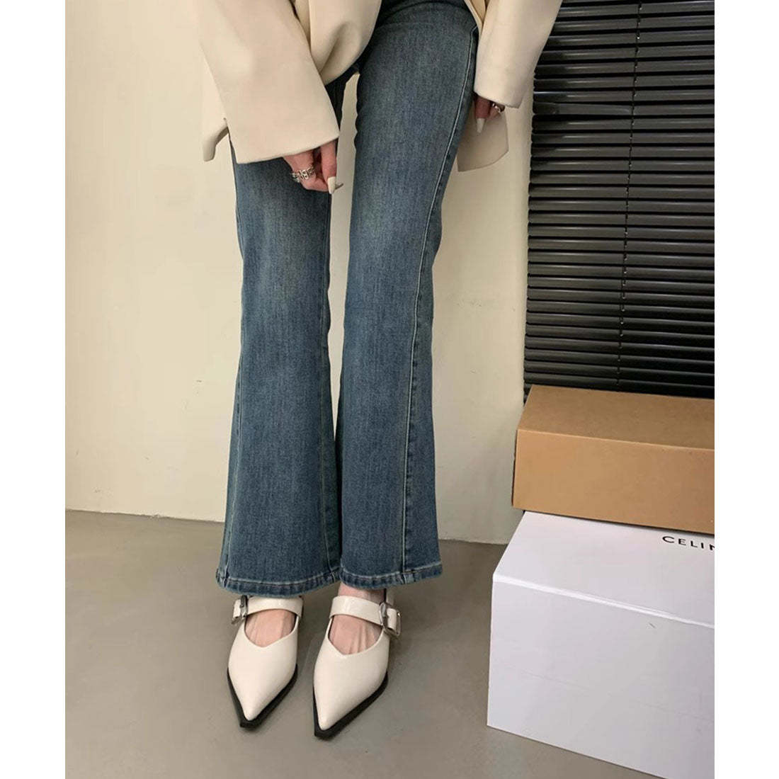Race Ladies Lace Ladies Wide Belt Leather-like Low Heel Pumps