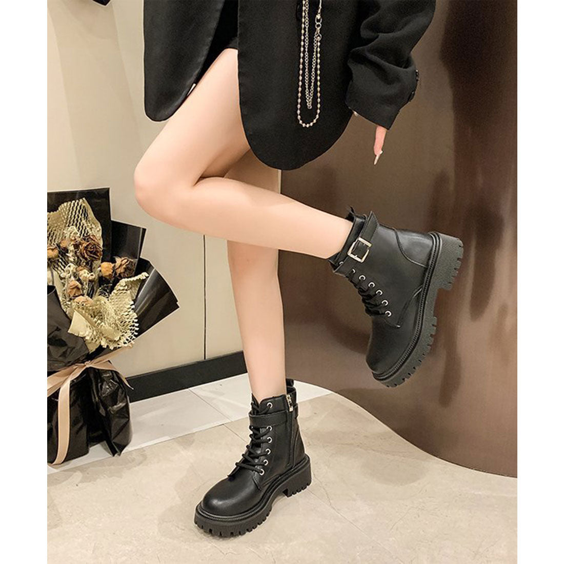 Lace Ladies Leather-like Belted Lace-up Short Boots