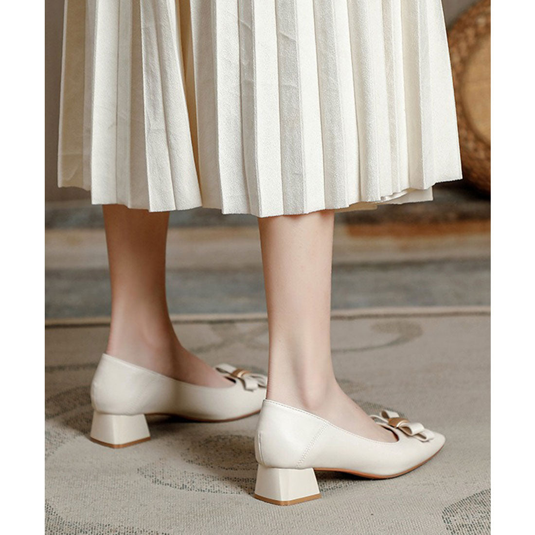 レースレディース Lace Ladies レザー調 クロスリボン チャンキー ローヒール パンプス （アイボリー） アイボリー