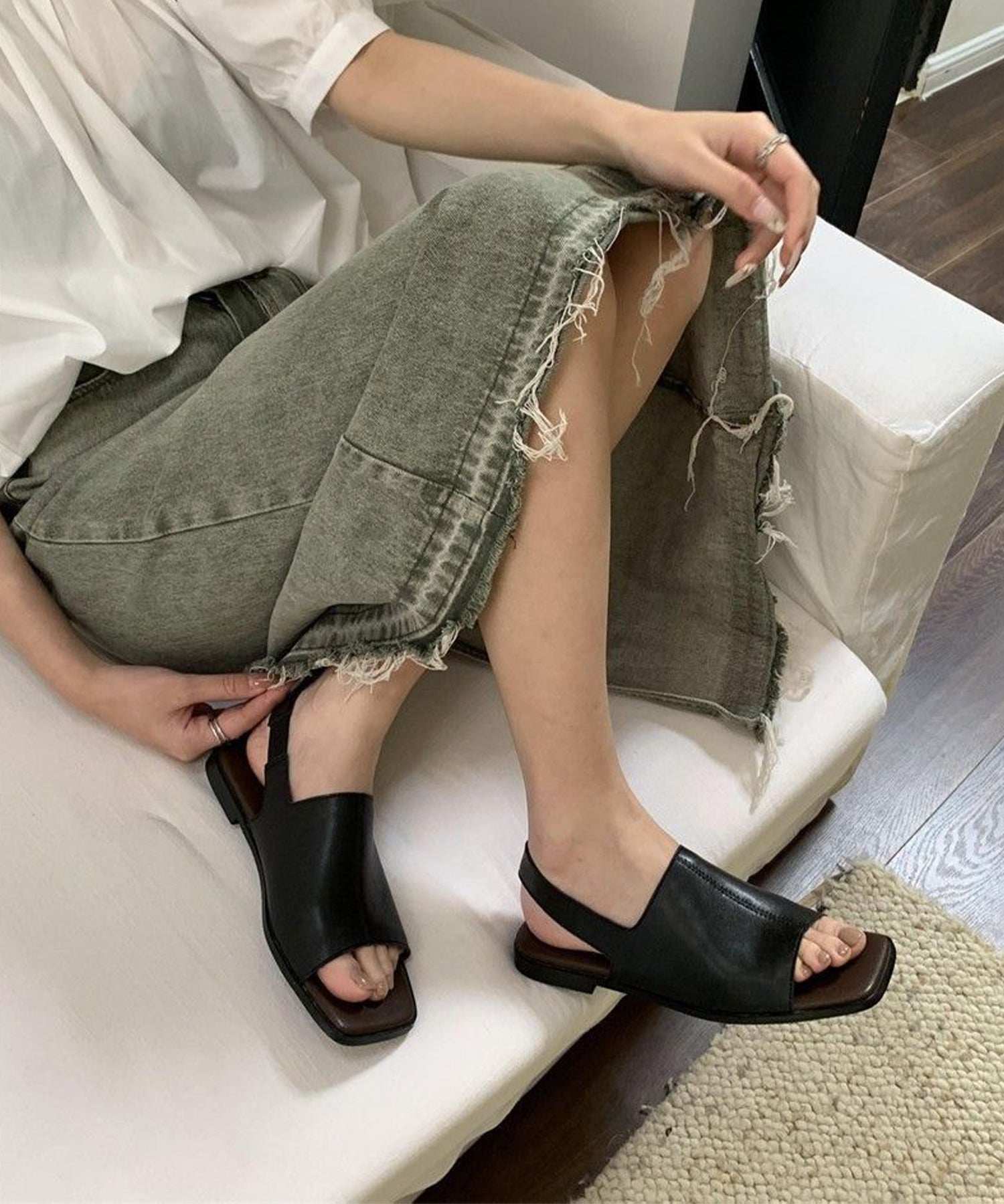 レースレディース Lace Ladies スクエアトゥ フロントステッチ バックストラップ付き フラット サンダル （ブラック） ブラック