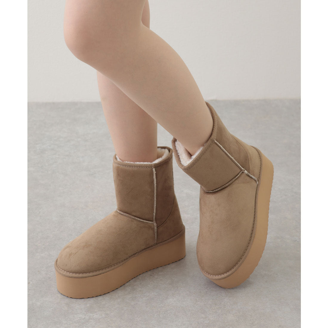 レースレディース Lace Ladies 5cm厚底 ムートン風 内ボア 厚底 ショート ブーツ （グレージュ） グレージュ