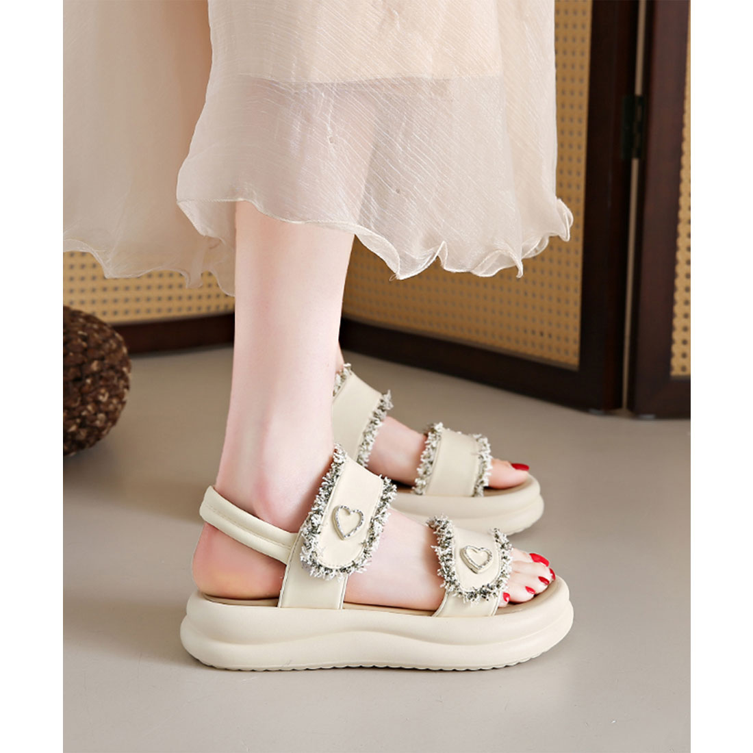 レースレディース Lace Ladies ハート モチーフ フリンジ ベルクロ 厚底 サンダル （アイボリー） アイボリー