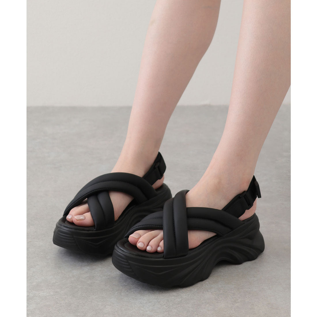 レースレディース Lace Ladies クロス ベルト パデット 厚底 プラットフォーム サンダル （ブラック） ブラック