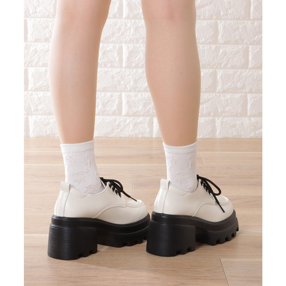レースレディース Lace Ladies フェイクレザー 厚底 ストラップ ドレス シューズ （アイボリー） アイボリー