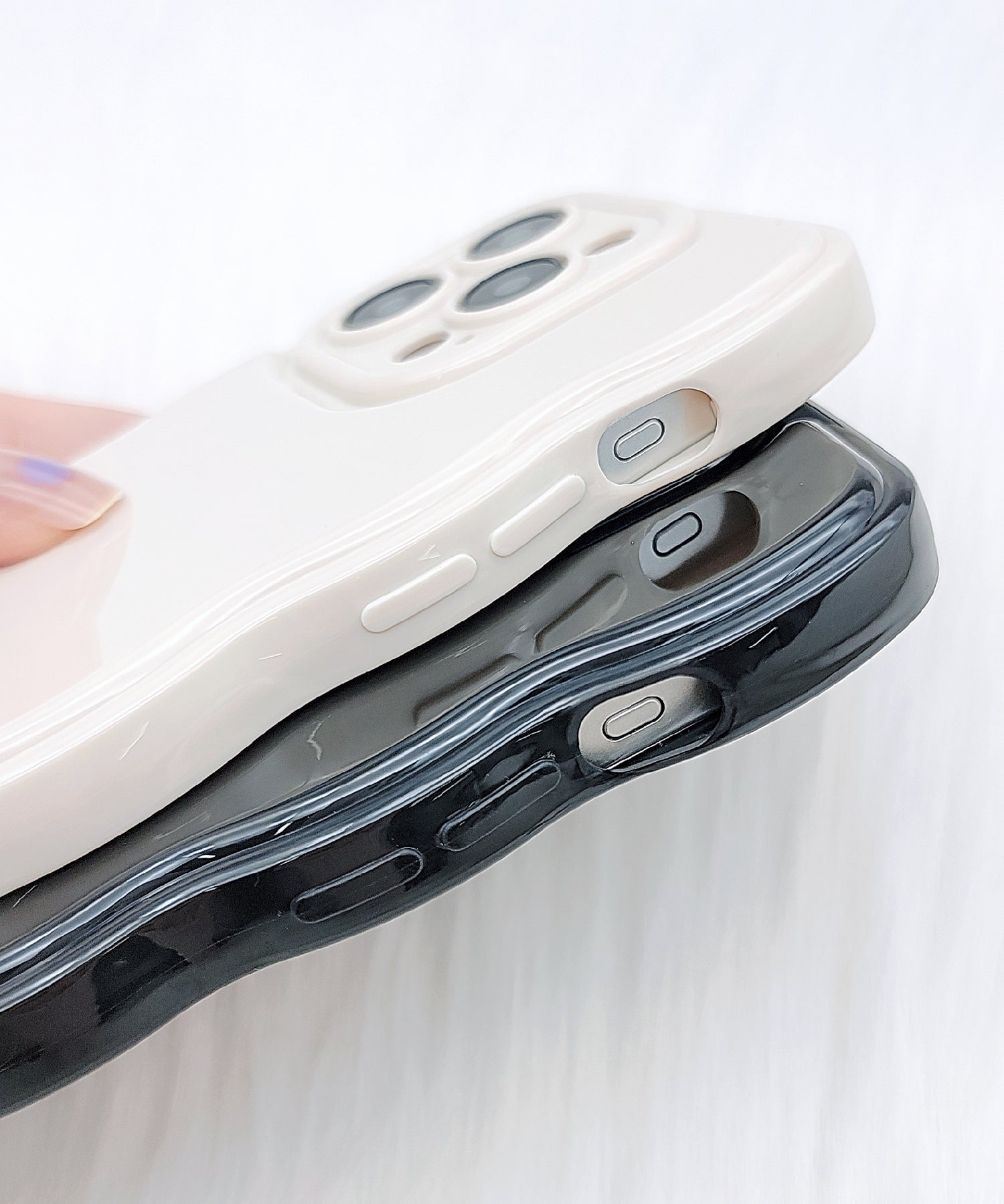レースレディース Lace Ladies クラウドウエーブうるツヤiPhoneカバー （アイボリー） アイボリー