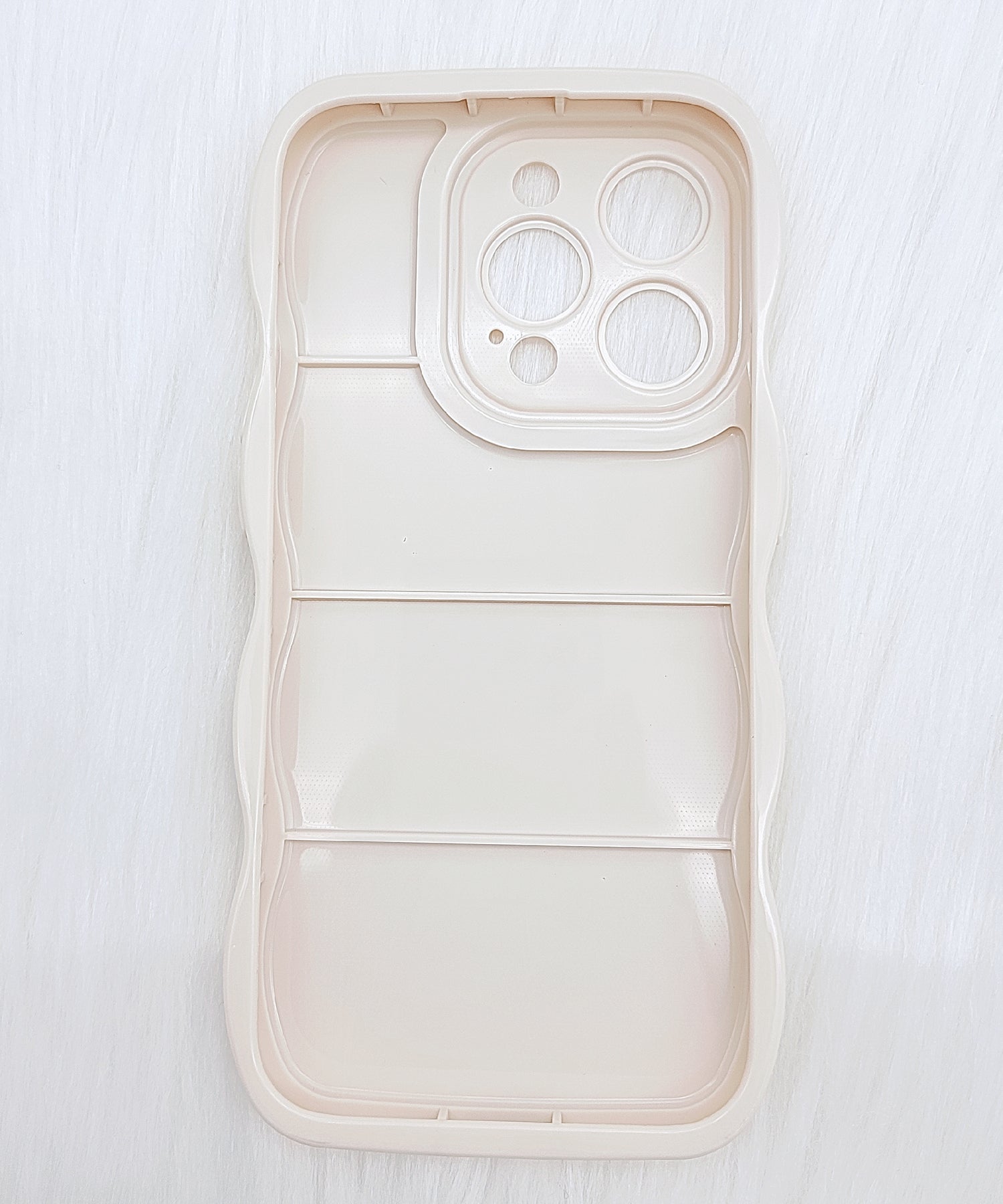 レースレディース Lace Ladies クラウドウエーブうるツヤiPhoneカバー （アイボリー） アイボリー