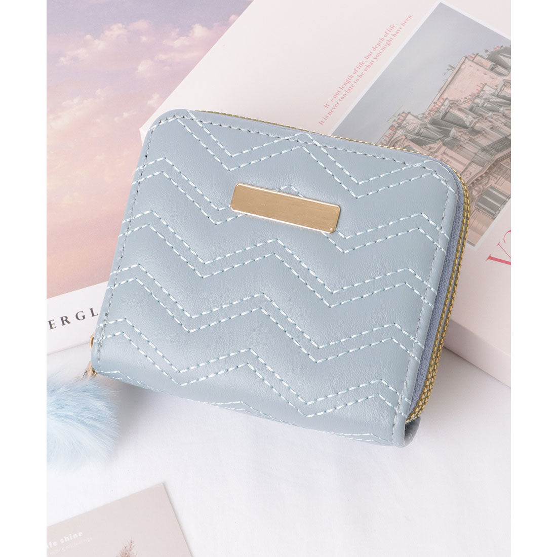 レースレディース Lace Ladies ファー チャーム付き ジグザグ ステッチ コンパクト ウォレット （ブルー） ブルー
