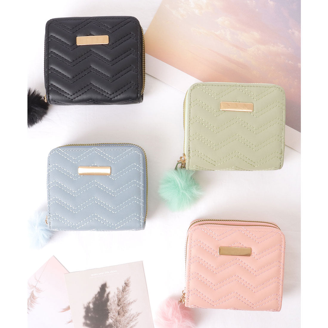 レースレディース Lace Ladies ファー チャーム付き ジグザグ ステッチ コンパクト ウォレット （ブルー） ブルー